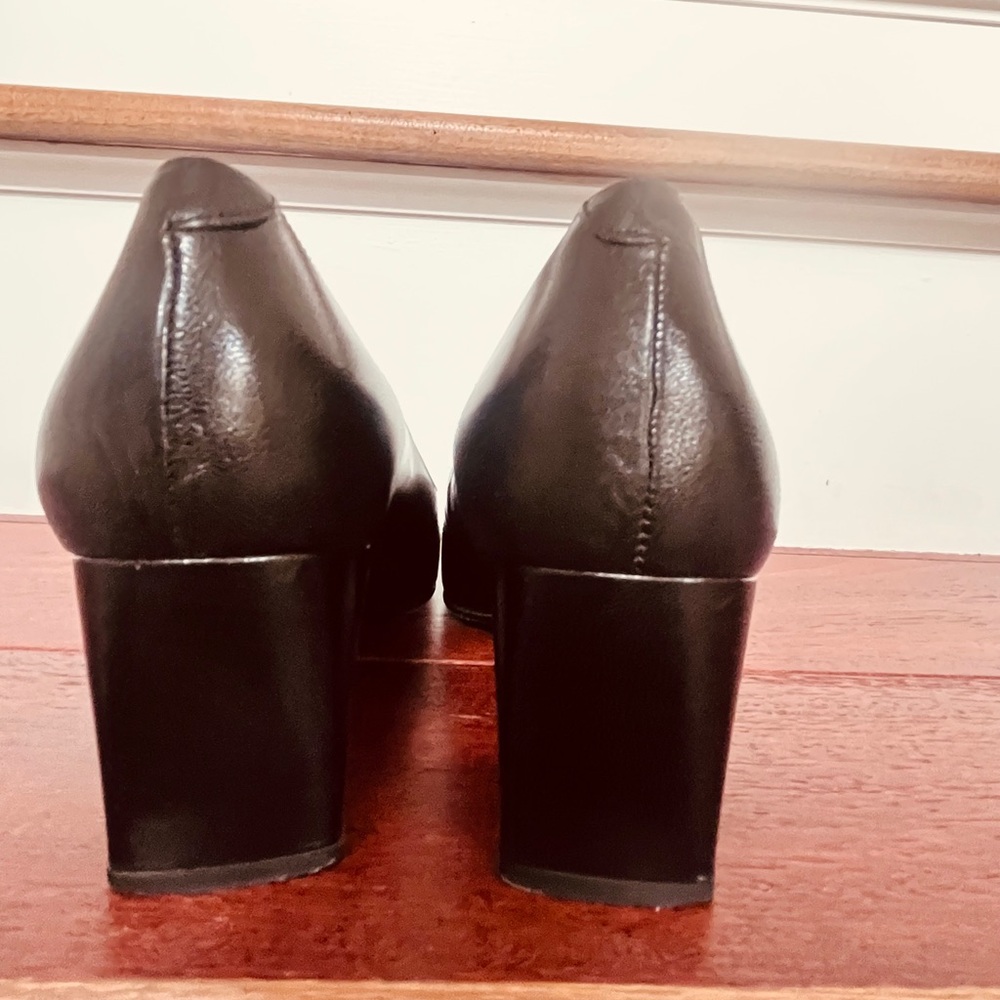 Banana Republic Black Leather Heels - Picture 4 of 5